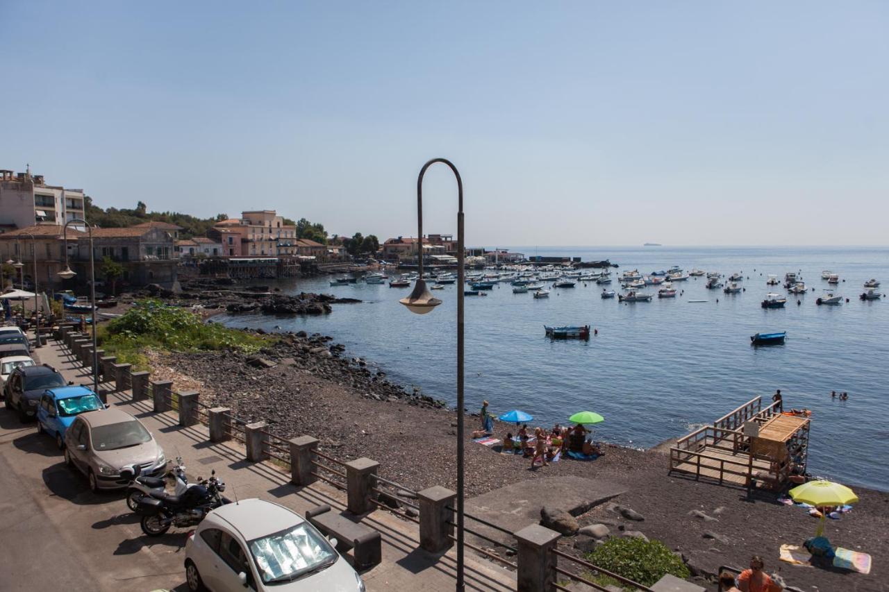 Un Tuffo Nella Baia Di Capomulini Bed & Breakfast Acireale Eksteriør bilde