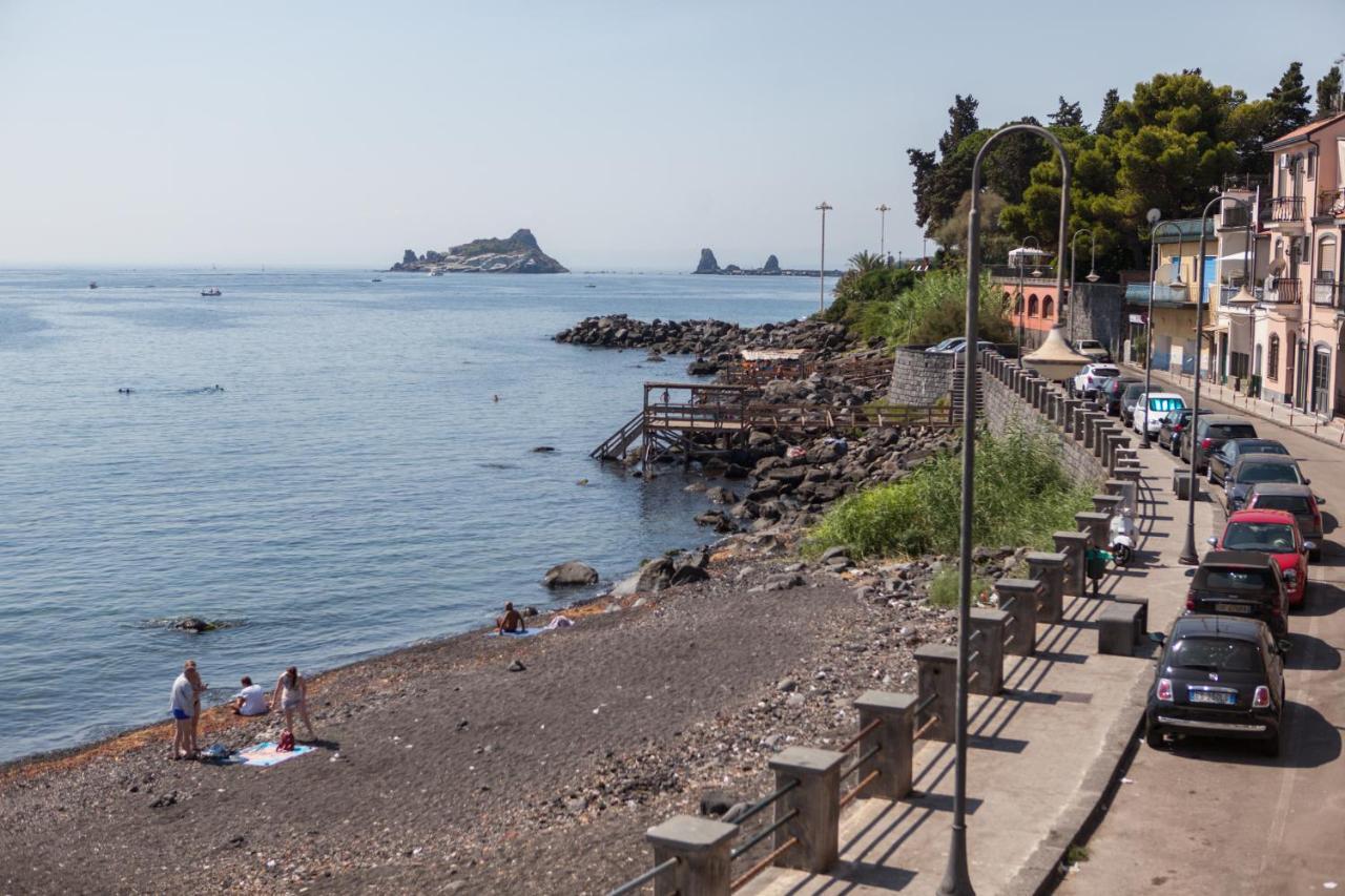 Un Tuffo Nella Baia Di Capomulini Bed & Breakfast Acireale Eksteriør bilde